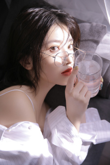 《年轻护士2》完整