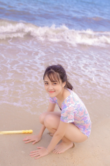 一边喂奶一边做着爱A