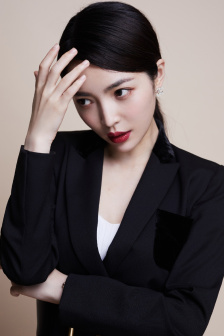 偷看保守娇妻被别人征服