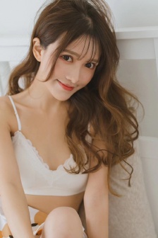 《可爱的萝拉》法国