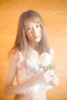 年轻的部长夫人